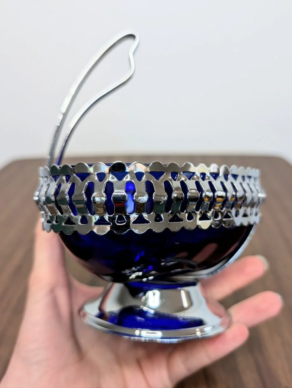 Vintage Cobalt Blue Glass Heart Shaped Bowl In Silver Tone Metal Handled Basket